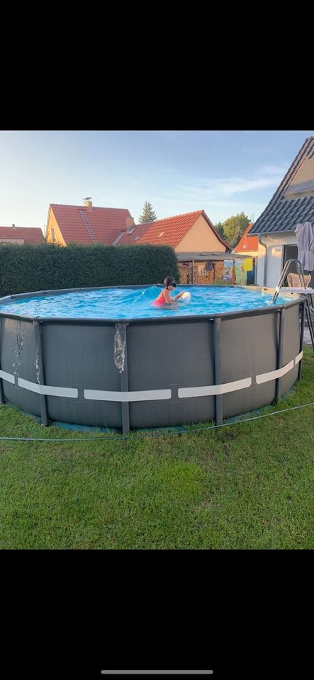 Frame Pool Intex 488 XTR 1 Jahr alt   430€ VB ODER PREISVORSCHLAG in Welzow