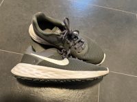 Nike Sneaker, Turnschuhe Gr. 40 neuwertig Nordrhein-Westfalen - Rietberg Vorschau