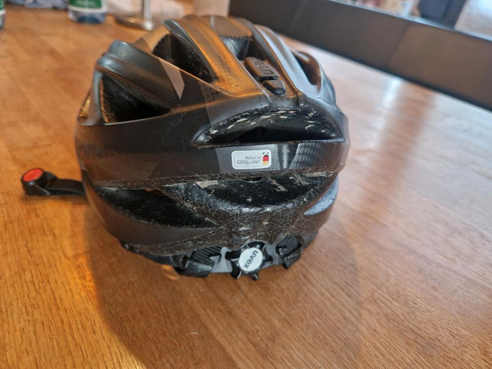 UVEX - MTB / Fahrradhelm für Kind/Teenager, schwarz/silber in Schenklengsfeld