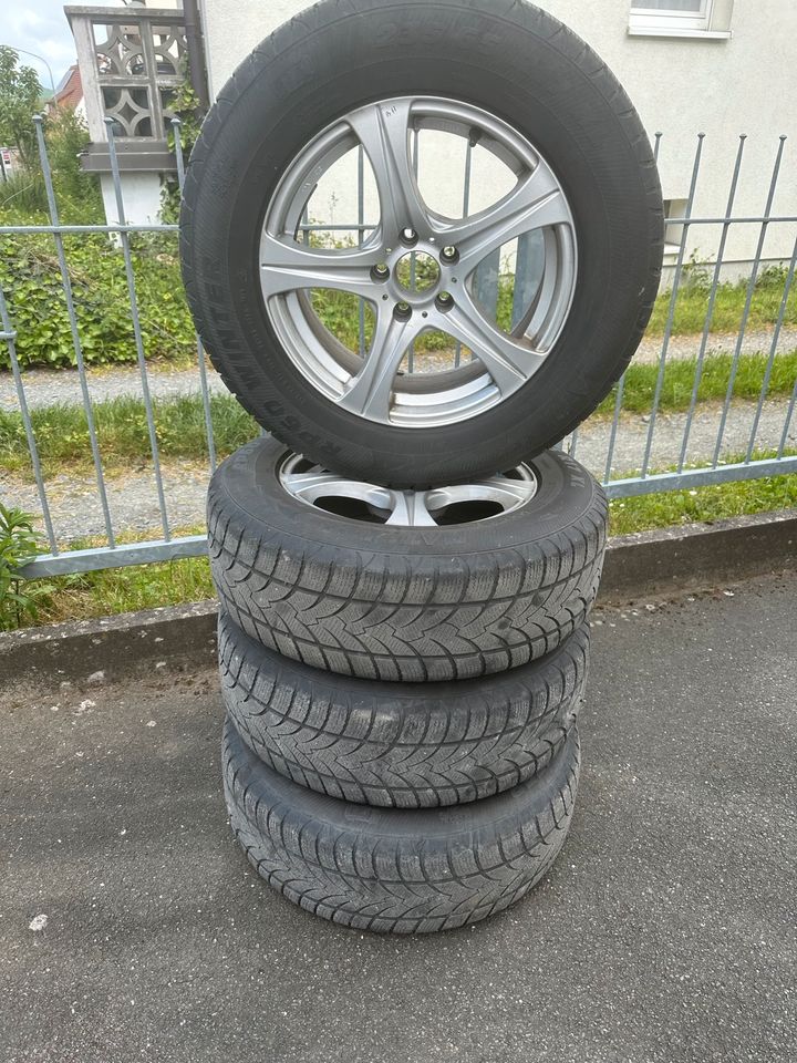 4 Winterreifen 235/65/17 Zoll 5x112 in Küps