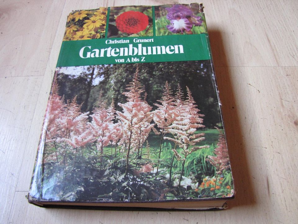 Gartenbücher > 2 Stck. Gartenblumen + Gartenratgeber in Zschadraß