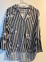 Bluse gestreift mit Blumenmuster Brandenburg - Perleberg Vorschau