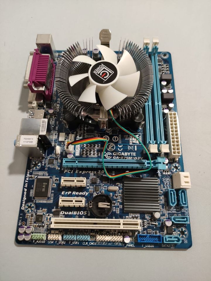 Gigabyte GA-B75M-D3V Sockel 1155 Mainboard (Micro-ATX, 2X DDR3 in Wehr