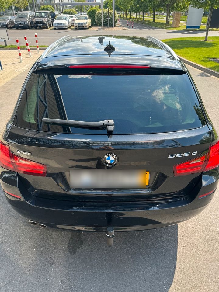 BMW 525d X-Drive Voll Ausstattung in Berlin