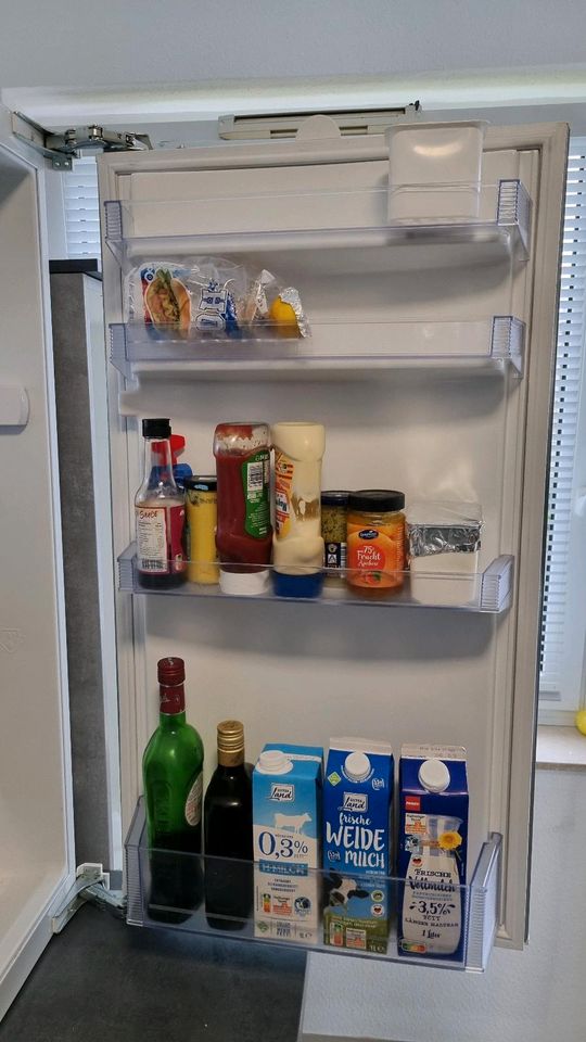 NEFF Einbau-Kühlschrank mit Gefrierfach in Düsseldorf