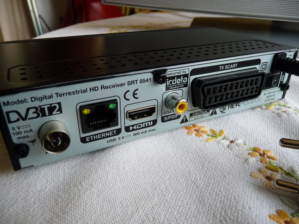 DVB T2 Receiver Terrestrial SRT 8541,Ethernet, HDMI, Coax, SCART in Aachen
