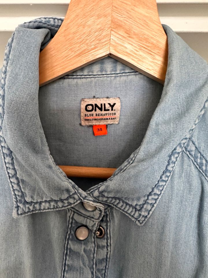 Jeanshemd Jeansbluse Hemd Only Größe 34 in Köln