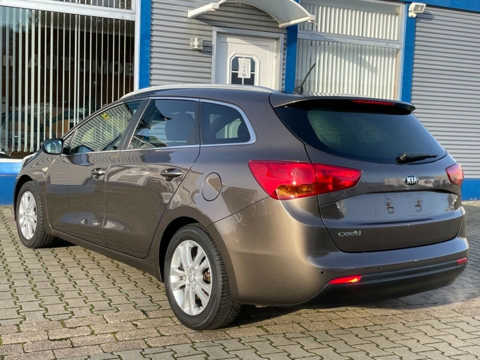 Kia cee'd / Ceed*PDC*KLIMAAUTO*SHZG*TEMPO*MFL*ALU in Kerpen