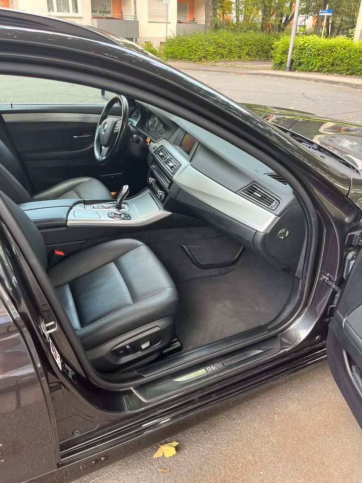 BMW 520d xDrive Touring in Wiesbaden