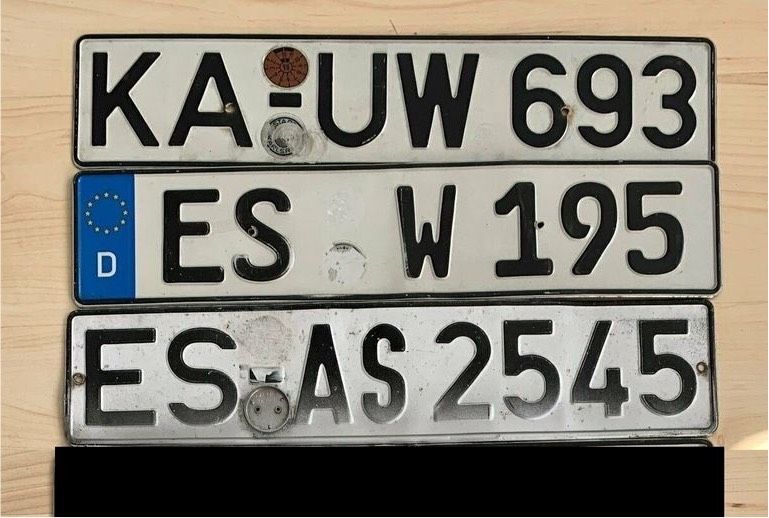 deutsche Kfz-Kennzeichen Nummernschilder Autoschilder ES LB KA in Berlin