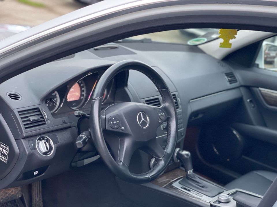 Mercedes-Benz C 350 Lim. CGI BlueEfficiency Automatik,LederSit in Frankfurt am Main