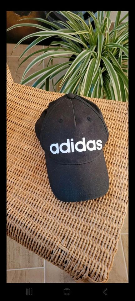 NEU Adidas Cap / Capi / Mütze- one size - schwarz in Sülfeld