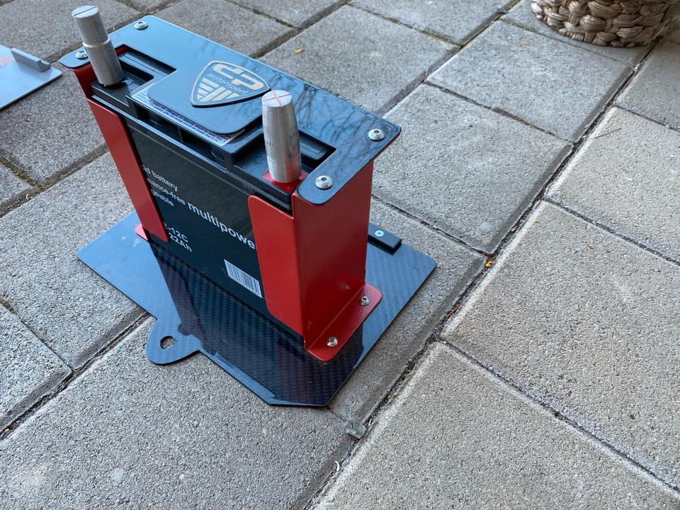 Porsche 911 -993 Batterie / Batteriekasten Carbon- - Leichtbau in Oberndorf am Neckar
