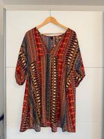 Hängerkleid mit Geo Muster & Fledermausärmeln Hessen - Schlitz Vorschau