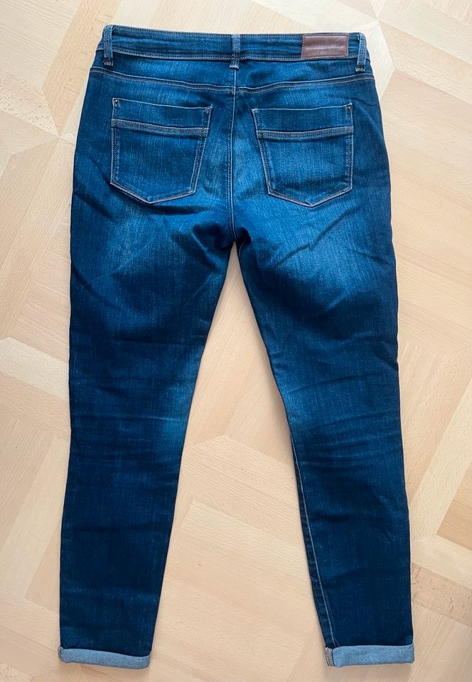 Dunkelblaue Jeans Hose von Esprit, Gr. 38/40 in Herborn