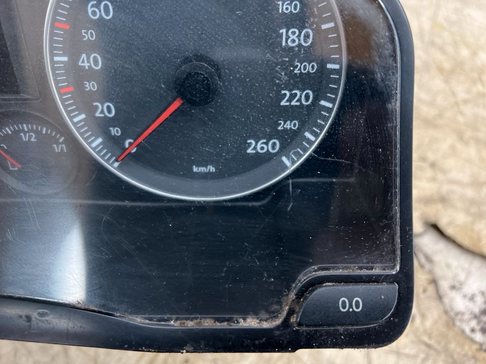 Tacho Tachometer VW Golf 5 1,9 TDI V3556120 in Remscheid