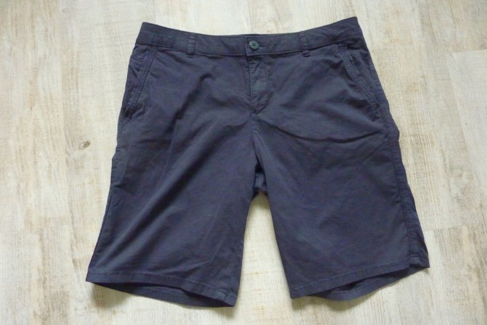 Esprit Hose Shorts Bermuda Gr. 38   -neuwertig- in Sehnde