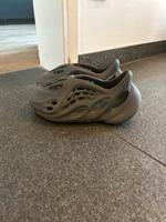 Yeezy Foam Runner Schwarz Anthrazit 40 Adidas Kanye West Bayern - Augsburg Vorschau