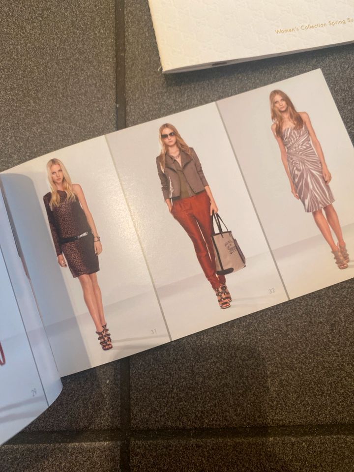 Gucci Runway Lookbooks 7 Stück 2000er Sammlerstücke Rar Tom Ford in Düsseldorf