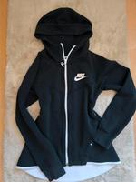 Nike Jacke schwarz gr Xs 34 Bayern - Schwarzenbach am Wald Vorschau
