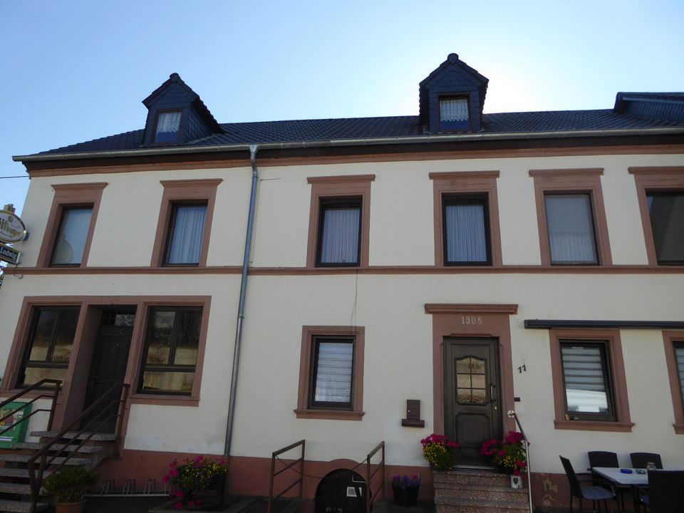 Mehrfamilienhaus - Ehemalige Gaststätte in Salmtal