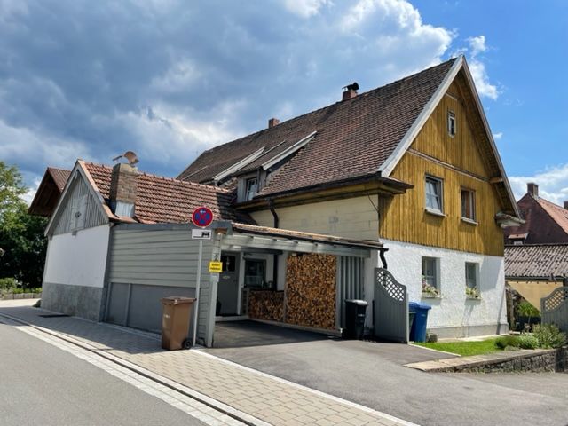 Renoviertes Doppelhaus in ruhiger und sonniger Lage von Regen in Regen