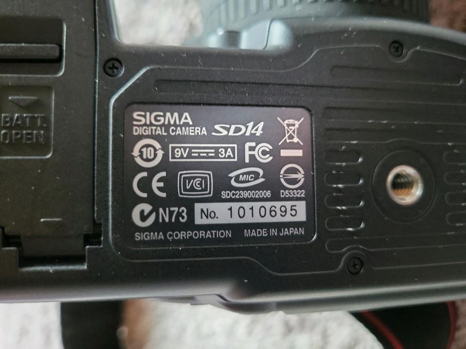 Sigma SD14 Digital Spiegelreflex Kamera in Aichwald