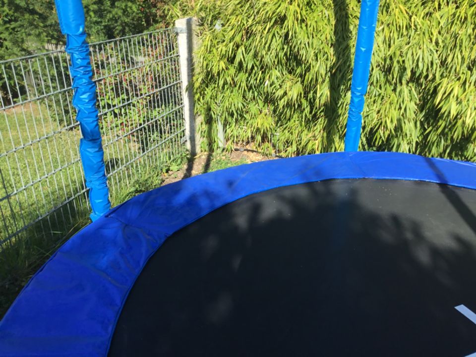 Ultrasport Uni-Jump Gartentrampolin in Metzingen