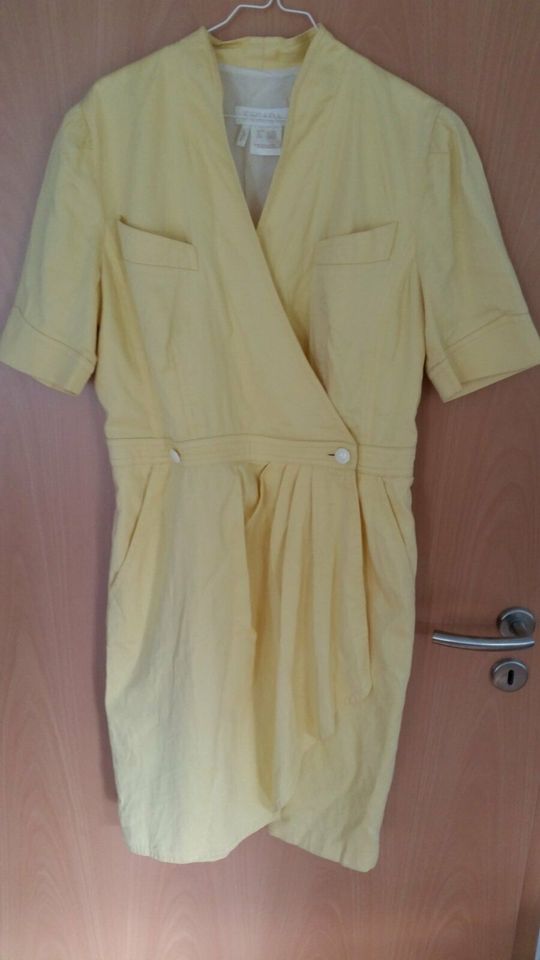 gelbes Escada Kleid Sommerkleid in Freiberg