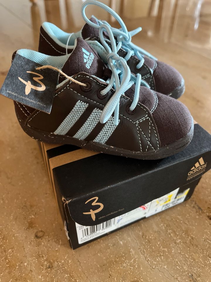 Adidas Tree Infant Gr. 22 NEU in Dortmund