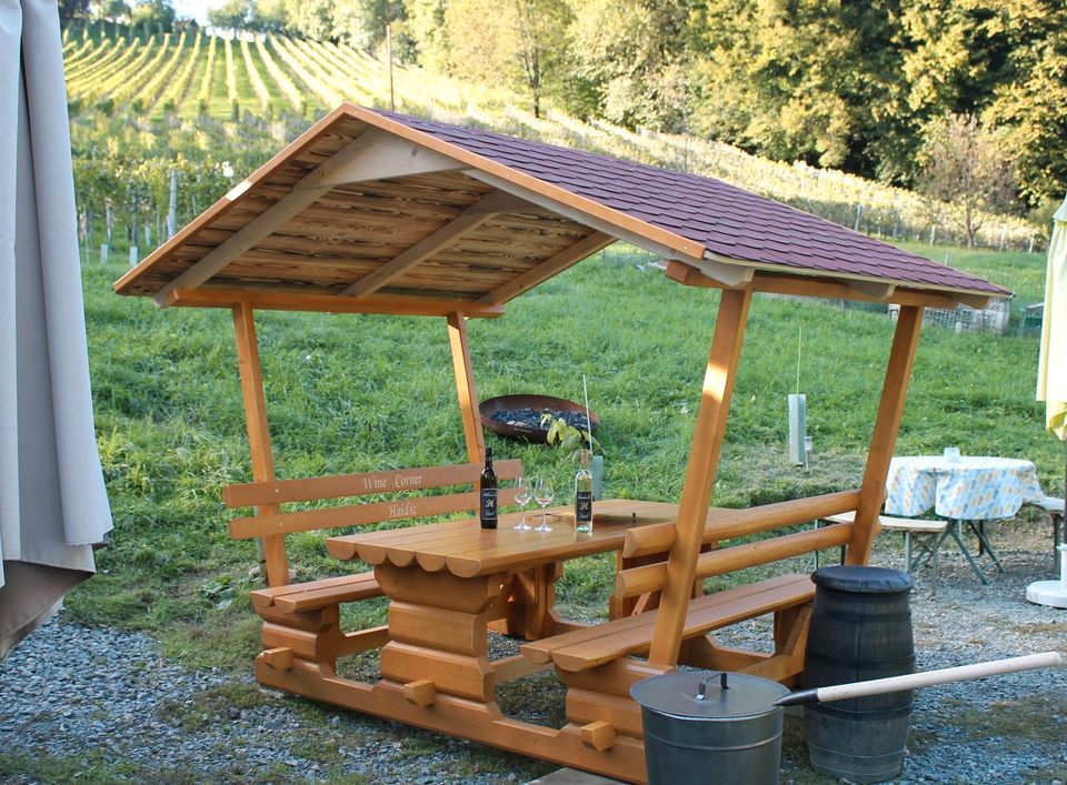 Holz Überdachte Sitzgruppe Pavillon Hütte Gartengarnitur mit Dach in Massing