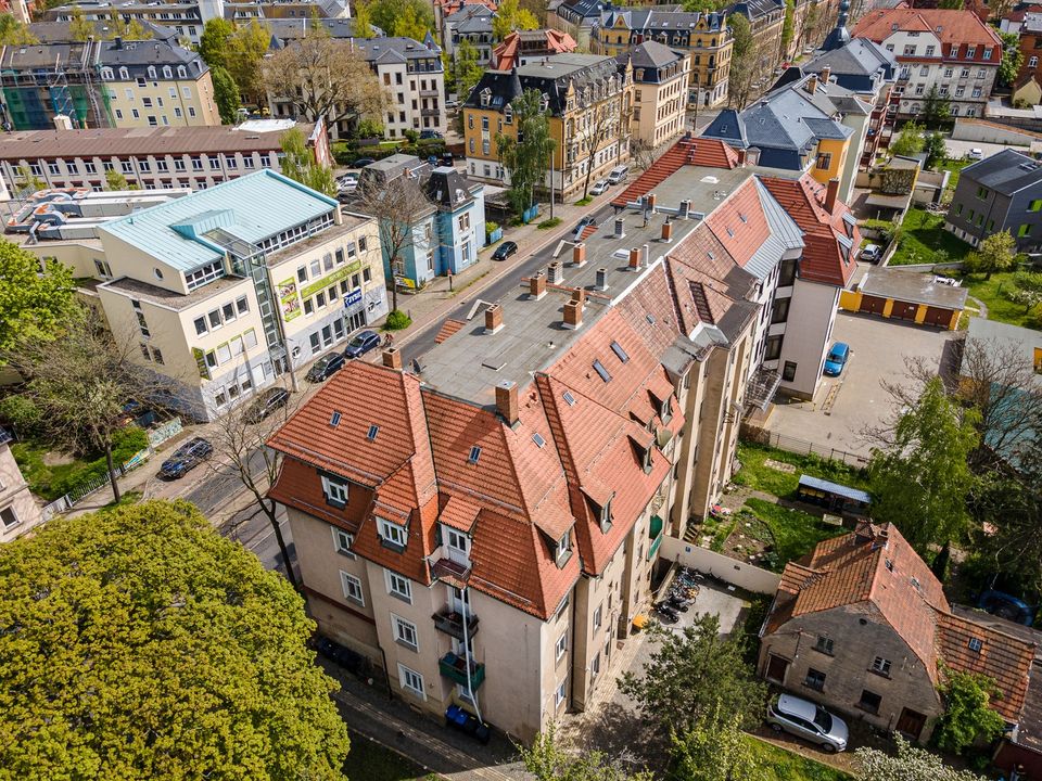 Schöner Altbau mit hohem Entwicklungs-/Neubaupotential in Dresden