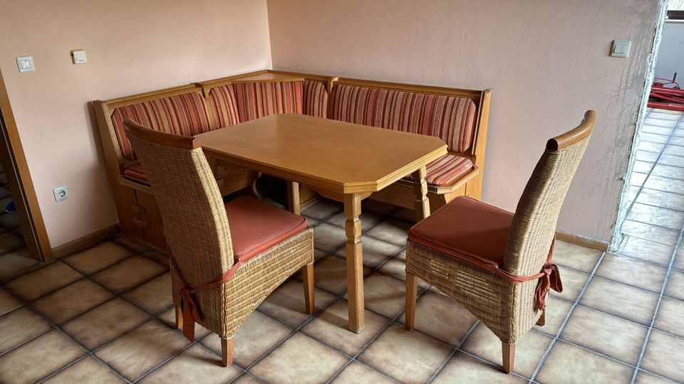 Tisch Stühle Eckbank Bank Wohnzimmertisch-Gebraucht in Viernheim
