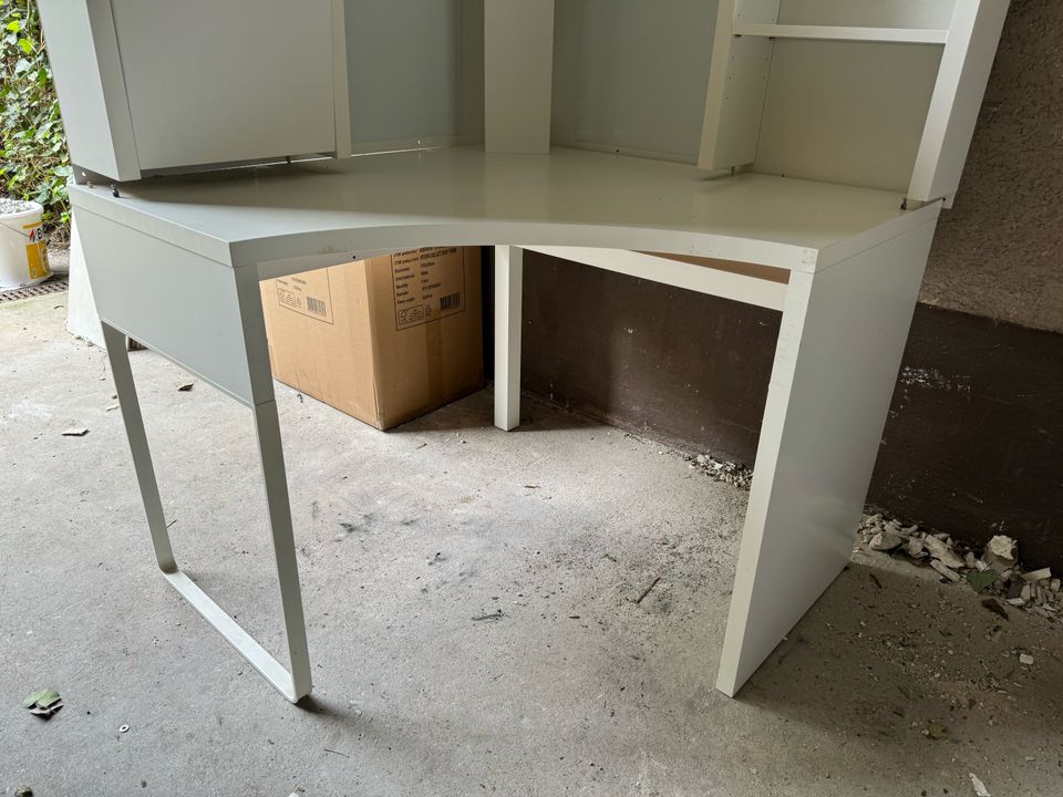 Schreibtisch und Schreibtischstuhl, Bürostuhl in Berlin