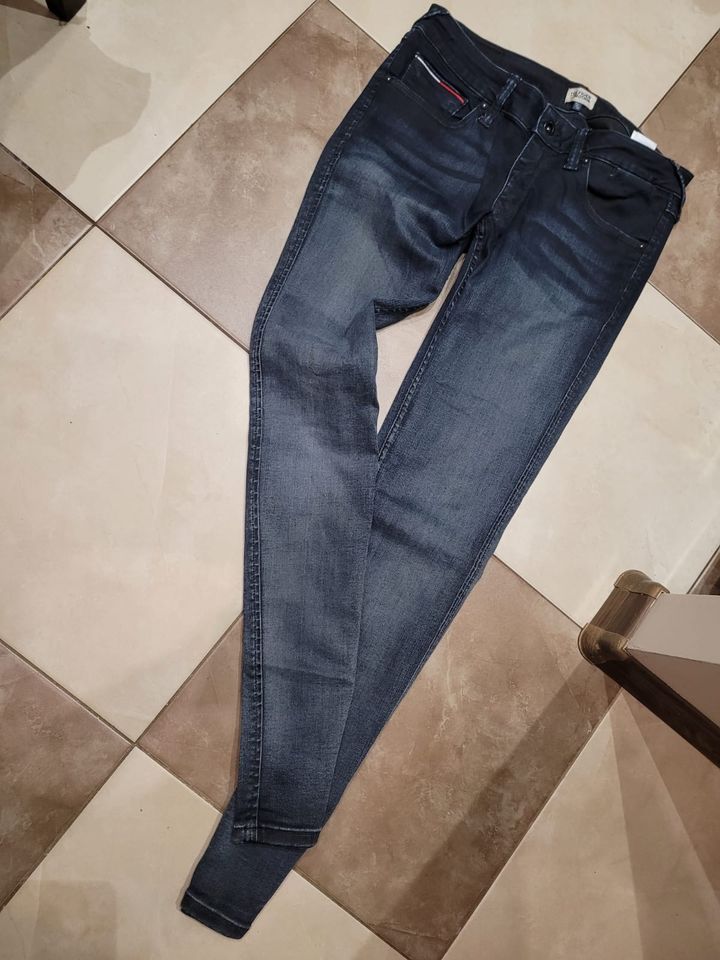 Tommy Hilfiger jeans hose gr L in Essen