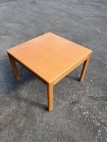 Kleiner Holztisch Couchtisch ca. 70 x 70 cm Massivholz Niedersachsen - Salzgitter Vorschau