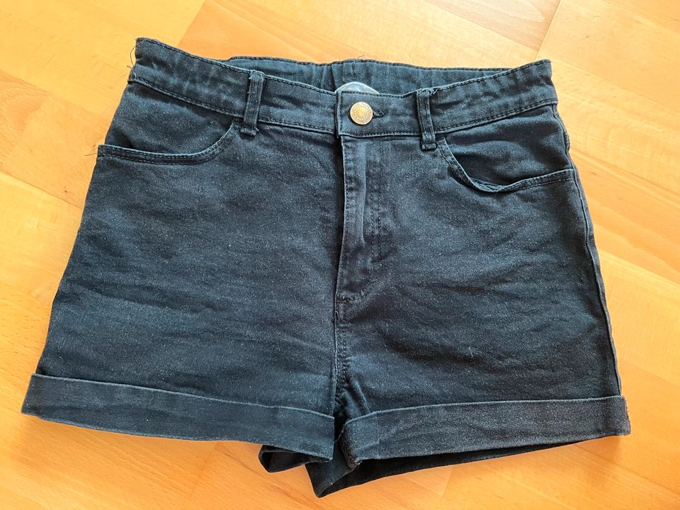 H&M Shorts schwarz Gr. 158 in Rechberghausen