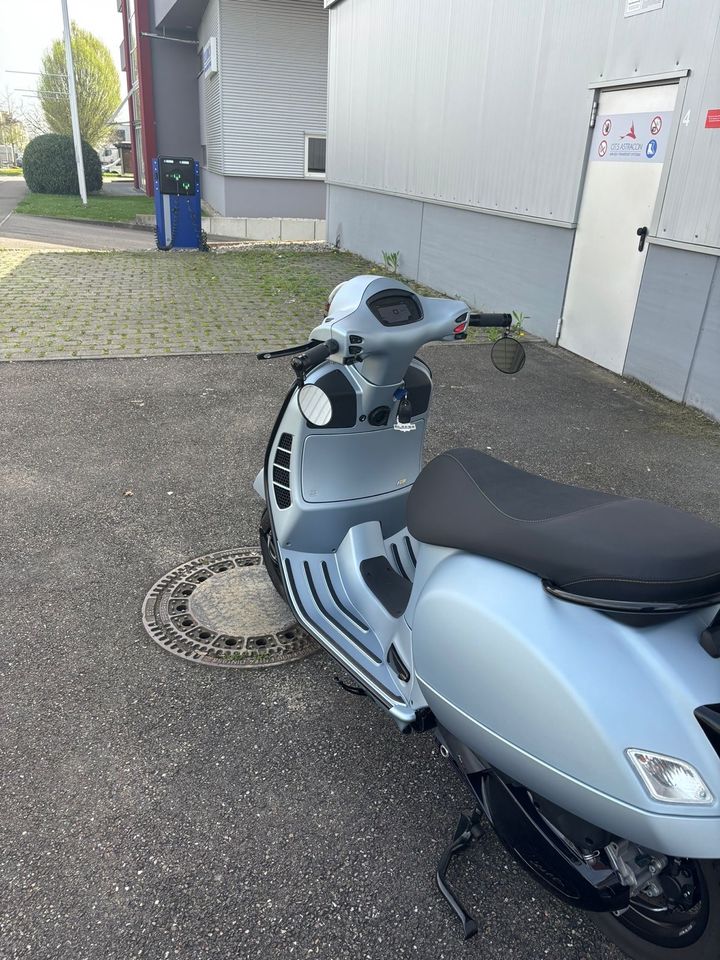 Vespa Gts 300 hpe in Ostfildern