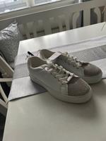 Sneaker mit Strass gr. 40 Neu mit Etikett Bayern - Osterhofen Vorschau