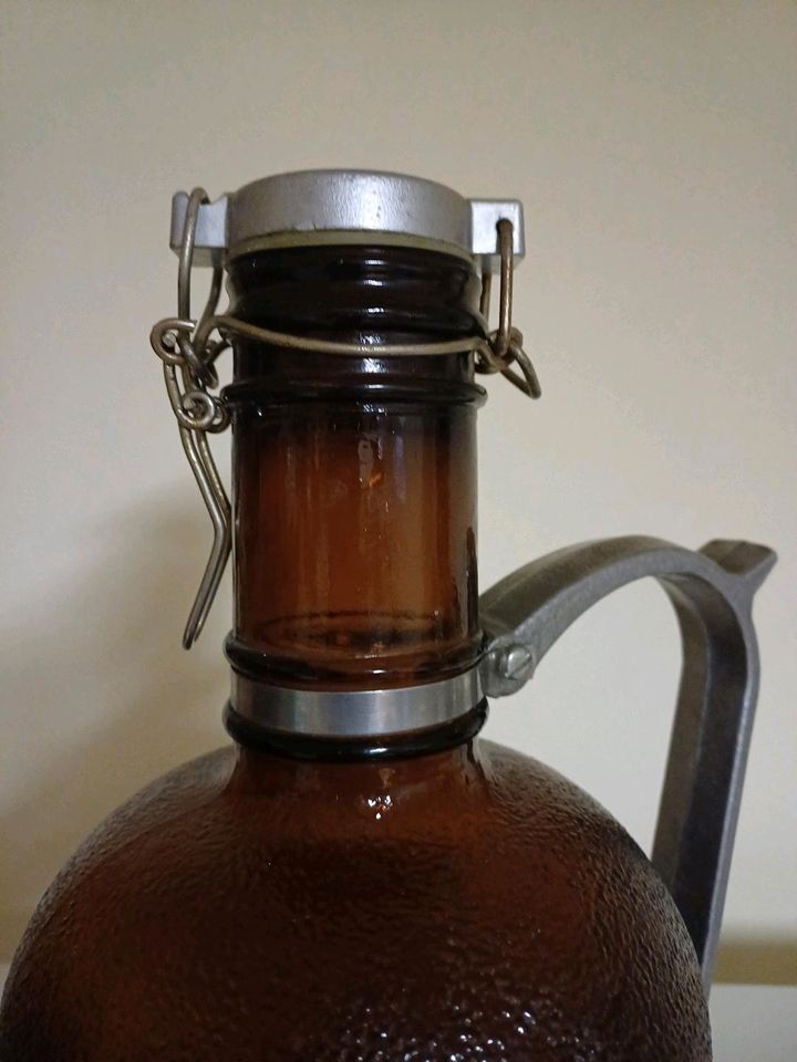 brauner Bier- Glaskrug, 2,5 l, Siphon, Bügelverschluss, Henkel in Nünchritz