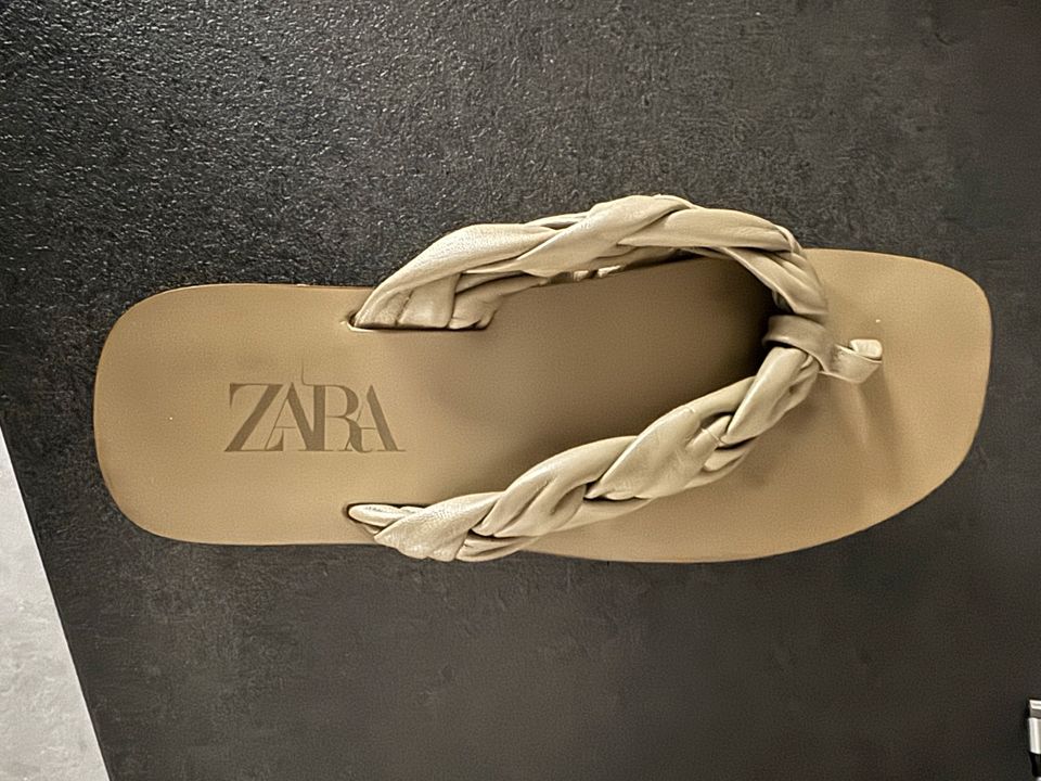 Zara Flip flops Zehentrenner khaki Sommerflipflop gr 39 olivgrün in Witten