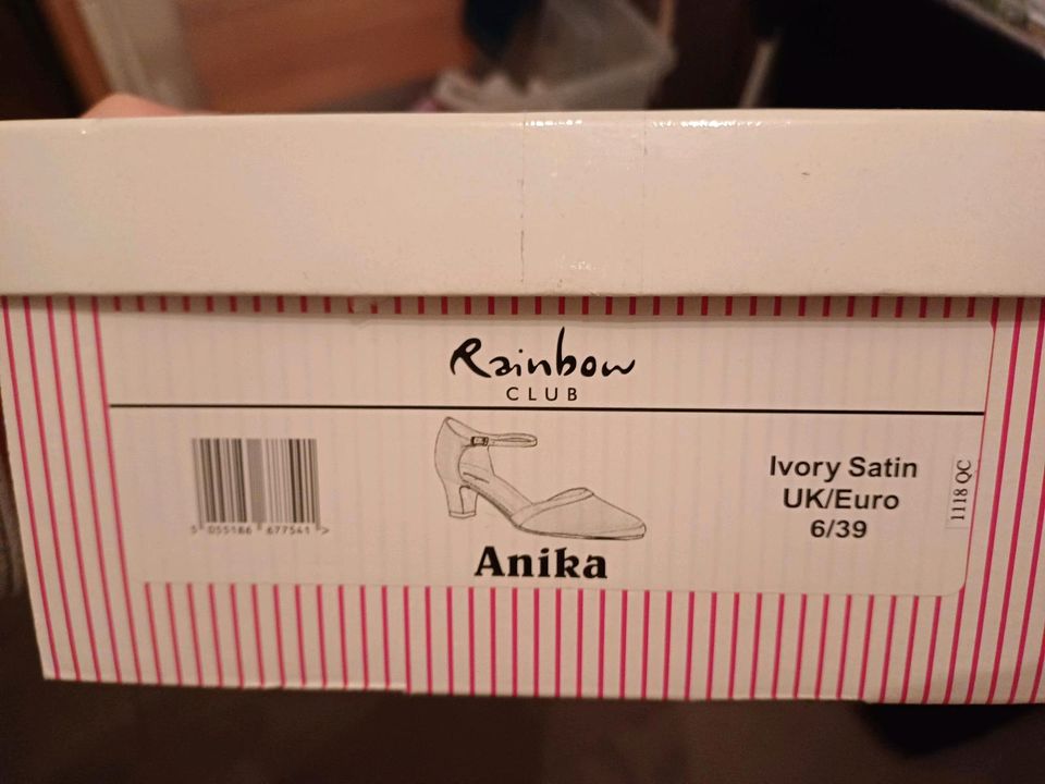 Unbenutzte Brautschuhe Rainbow Anika 39 in Grabfeld