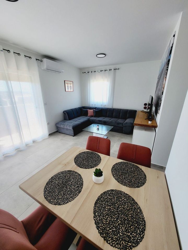 Ferienwohnung mit Balkon & 2 SZ in Pula-Istrien-Kroatien *Modern* in Schondorf am Ammersee