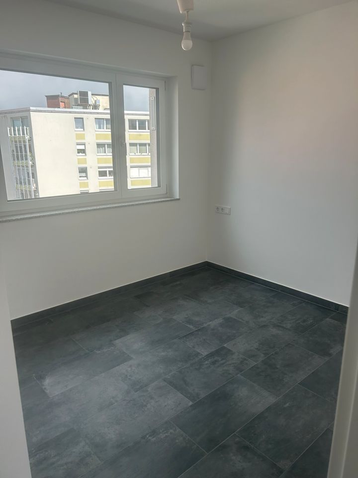 Neubau 2-Zimmer-Wohnung mit gehobener Innenausstattung mit EBK in Nürnberg (Mittelfr)