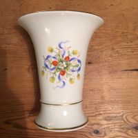 Blumenvase Porzellan v. Höchst Erdbeermotiv Goldrand handgemalt München - Maxvorstadt Vorschau