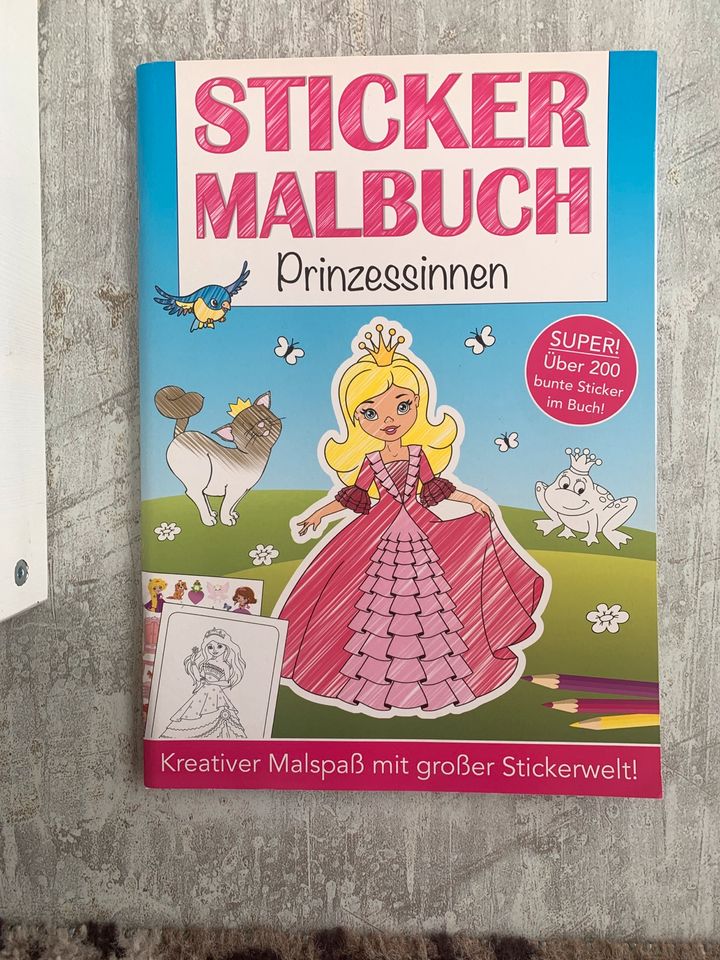 Neues Stickermalbuch mit Prinzessinnen für Kinder in Hainburg