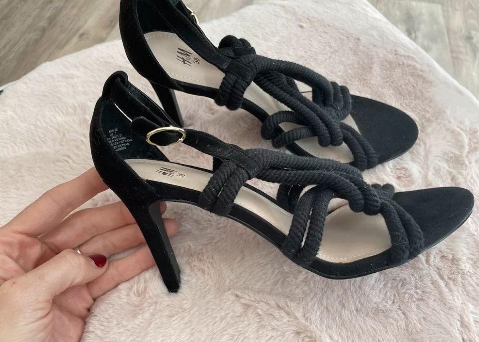 H&M Sandalen Pumps High Heels schwarz Gr 38, NEU in Mühlhausen