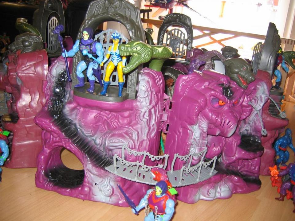 Suche MASTERS OF THE UNIVERSE HE-MAN Figuren, Fahrzeuge Burgen in Soest