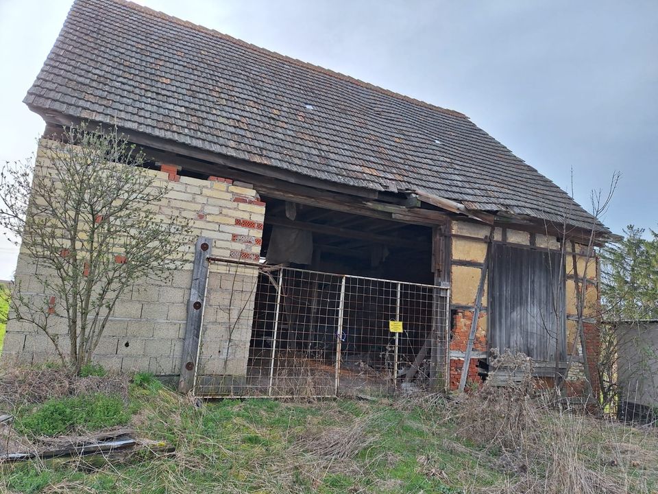 Baugrundstück mit Scheune und Gartenland in Utzberg