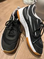 Neue Puma Hallenschuhe Sportschuhe Turnschuhe Gr 39 Bayern - Wackersdorf Vorschau